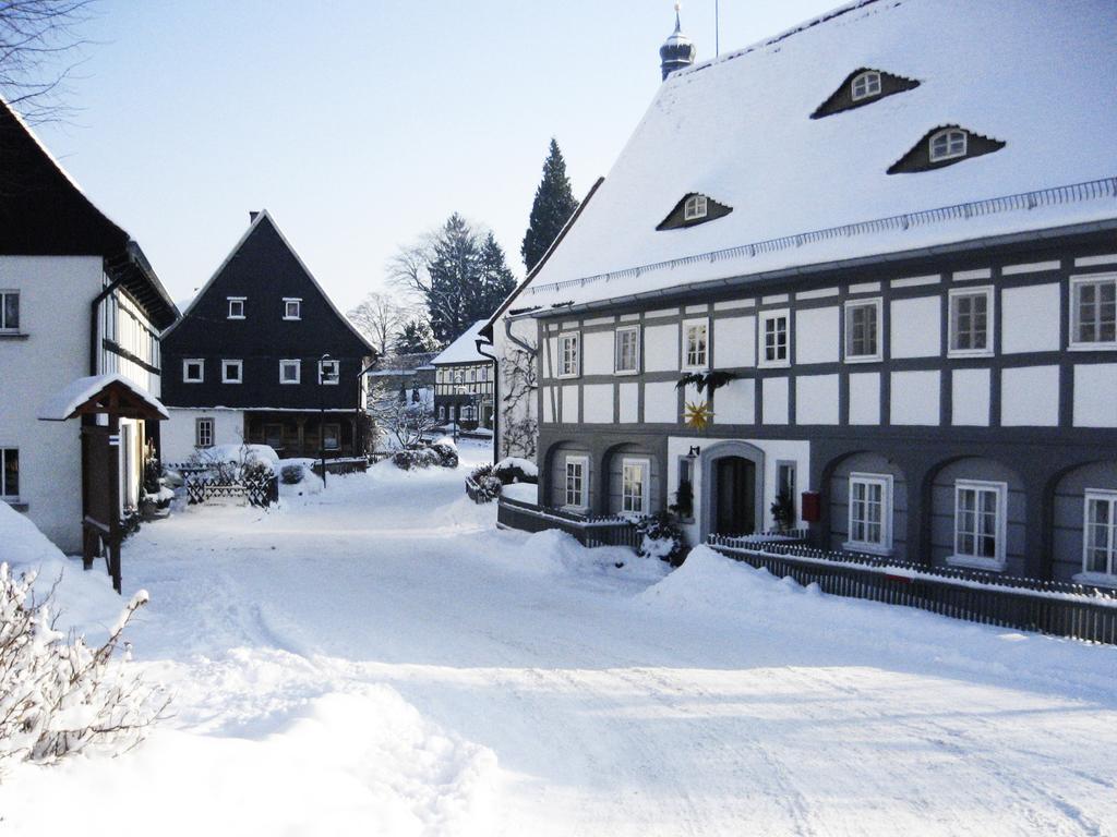 Goldberghaus Apartment โกรสเชอเนา ภายนอก รูปภาพ