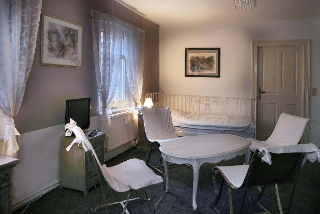 Goldberghaus Apartment โกรสเชอเนา ภายนอก รูปภาพ